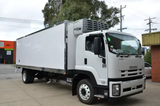isuzu long truck
