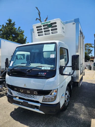 Mitsubishi Fuso Canter 515 SWB refrigerated truck, front view